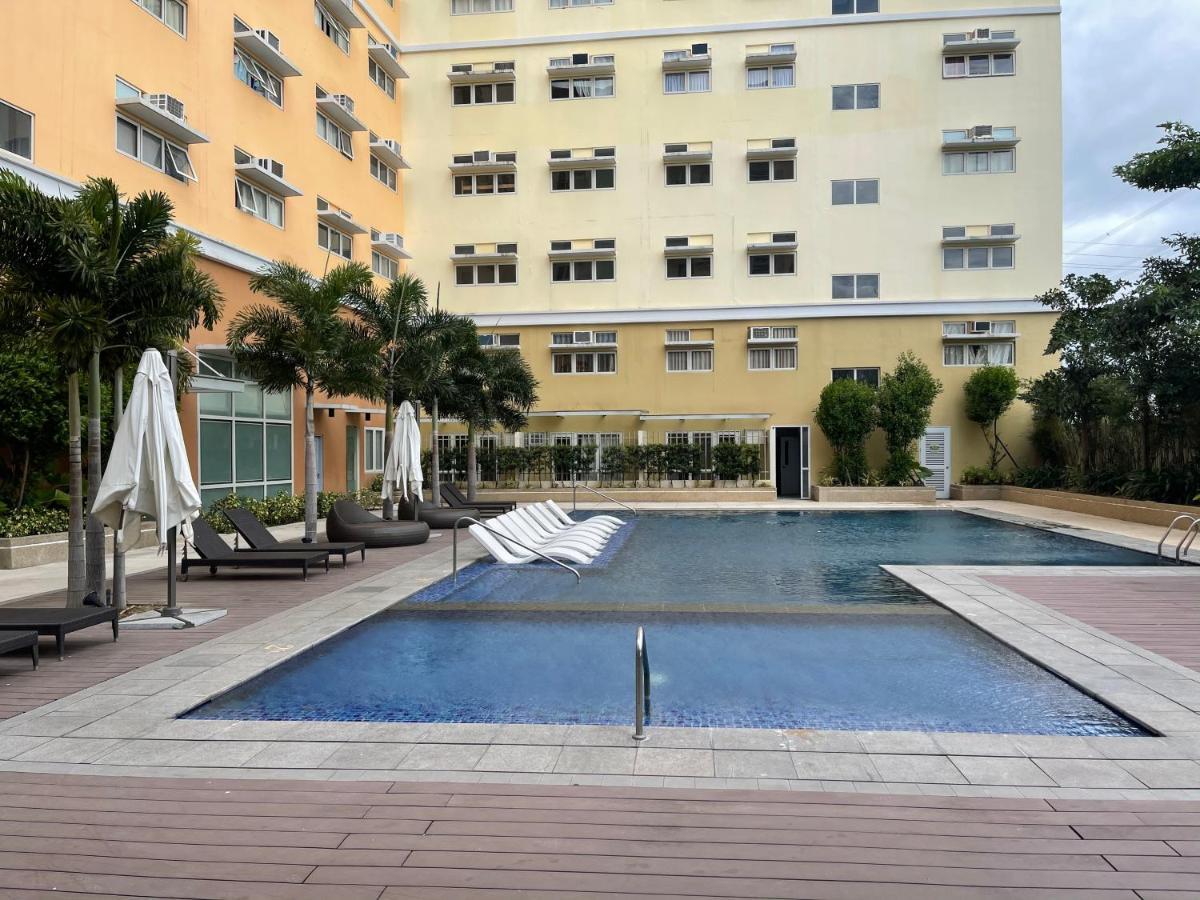 Khentdrick'S Place At Holland Park Southwoods Binan Exterior photo